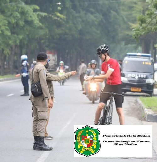 Tidak Hentikan Kendaraannya, Tim Pemantauan dan Pencegahan Asmara Subuh Beri Hukuman Push Up Kepada Pengemudi Mobil