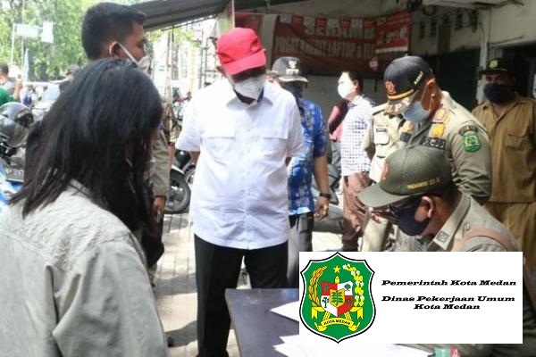 Plt Wali Kota Medan Pantau Razia Masker di Jalan Setia Budi