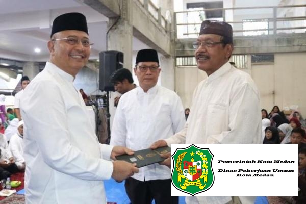 Wali Kota Serahkan Sertifikat Tanah Masjid Al Musabbihin Kompleks Tasbih I